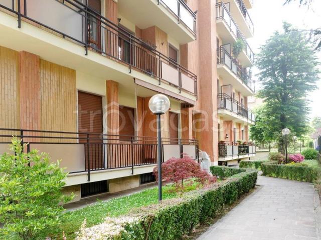 Trilocale in vendita a Milano via della Rondine, 6, Inganni