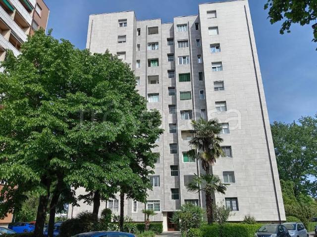 Trilocale in vendita a Milano via delle Betulle, Quartiere Olmi