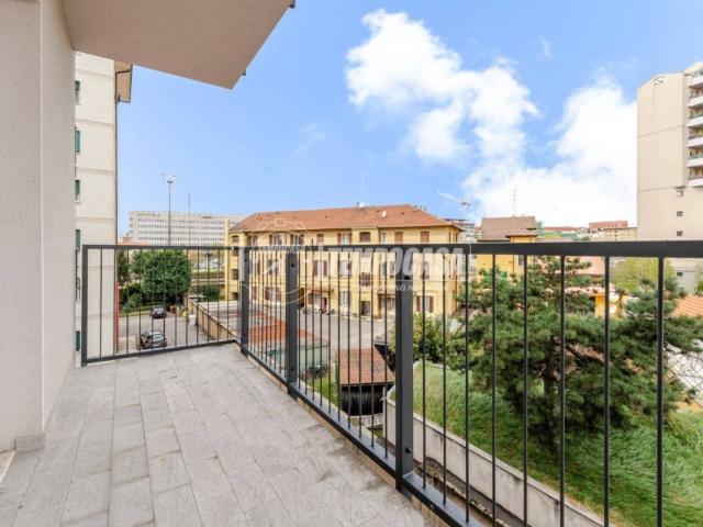 Trilocale in vendita a Milano via Ernesto Breda 23, Bicocca