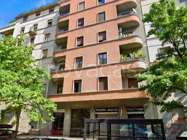 Trilocale in vendita a Milano via Francesco Albani, 52, Monte Rosa Lotto