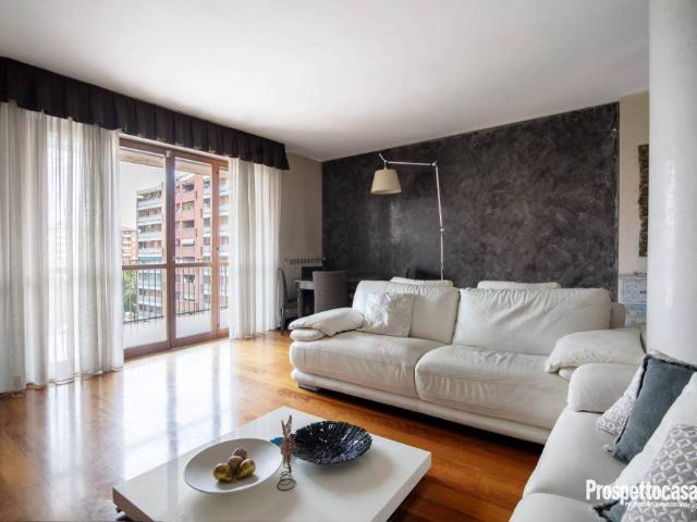Trilocale in vendita a Milano via Francesco Gonin, Giambellino