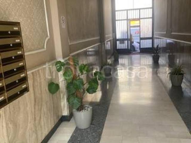 Trilocale in vendita a Milano via Francesco Rismondo, Baggio