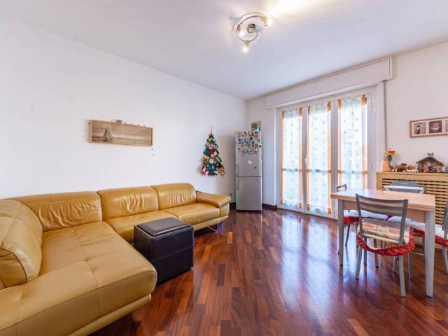 Trilocale in vendita a Milano via Lorenteggio, 201, Giambellino