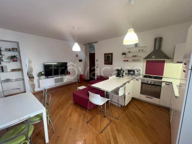 Trilocale in vendita a Milano via Lambro, 11, Porta Venezia