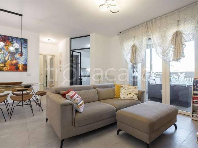 Appartamento in vendita a Milano via Moncucco, 24, Famagosta