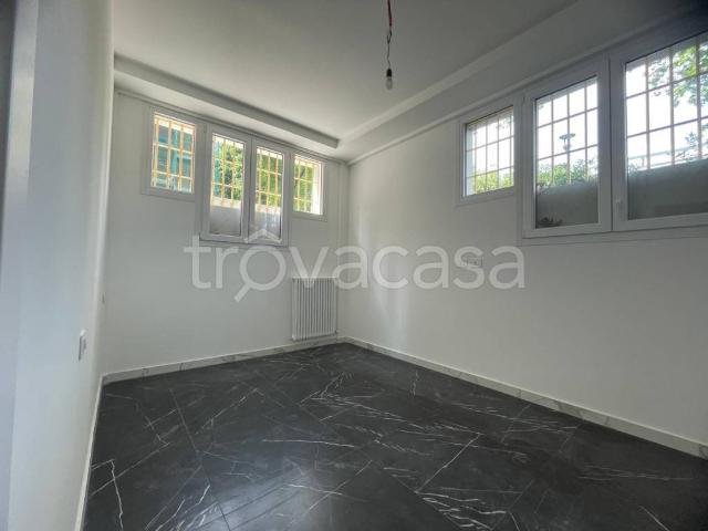 Trilocale in vendita a Milano via Monfalcone, Cimiano