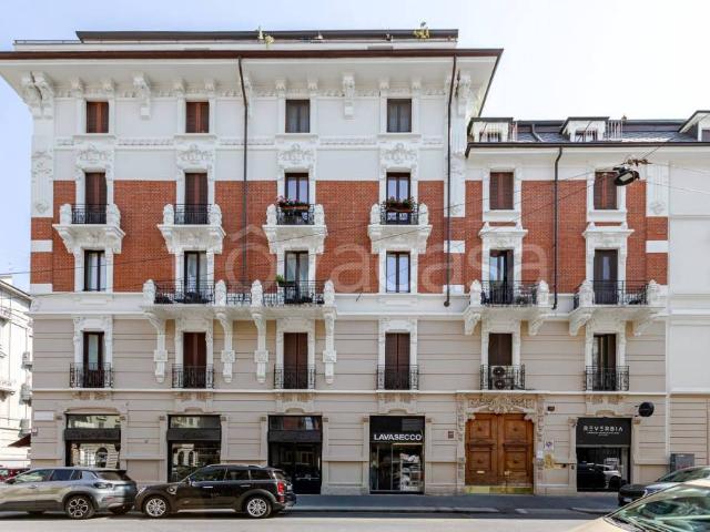 Trilocale in vendita a Milano via Macedonio Melloni, 18, Piave Tricolore