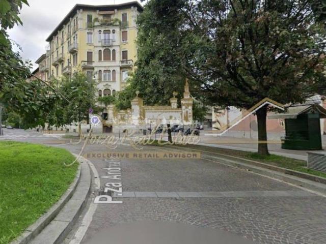 Trilocale in vendita a Milano via Mercalli, Quadronno Crocetta