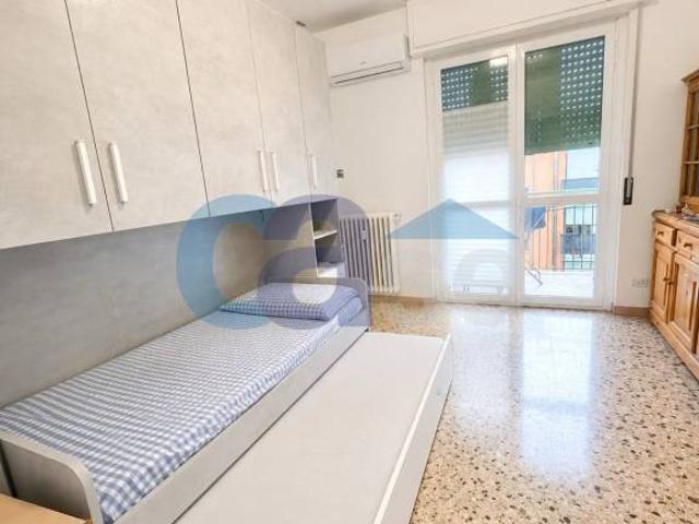Trilocale in vendita a Milano via Michele Lessona, 28, Vialba