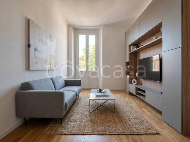Trilocale in vendita a Milano via San Gregorio, 6, Buenos Aires