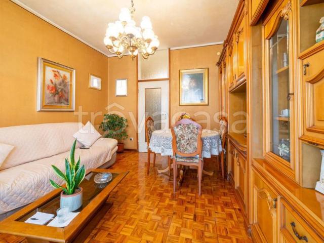 Trilocale in vendita a Milano via Santa Teresa, 48, Chiesa Rossa