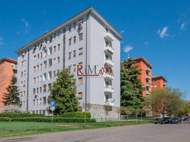 Trilocale in vendita a Milano via Sella Nuova, 10/4, Bisceglie