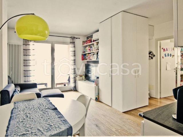 Trilocale in vendita a Milano via Pietro Marussig, Cenisio