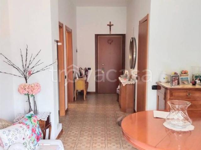 Trilocale in vendita a Milano via Primaticcio, Bande Nere