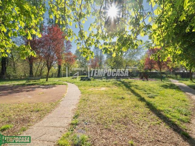 Trilocale in vendita a Milano via Privata Tanaro 22, Ponte Nuovo
