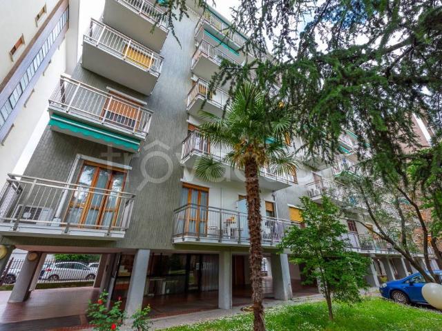 Trilocale in vendita a Milano via Punta Licosa, 6, Musocco