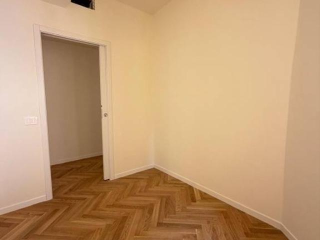 Trilocale in vendita a Milano via Renato Fucini, 18, Città Studi