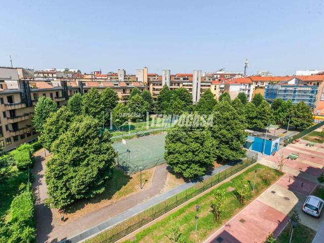 Trilocale in vendita a Milano via Toce 13, Farini