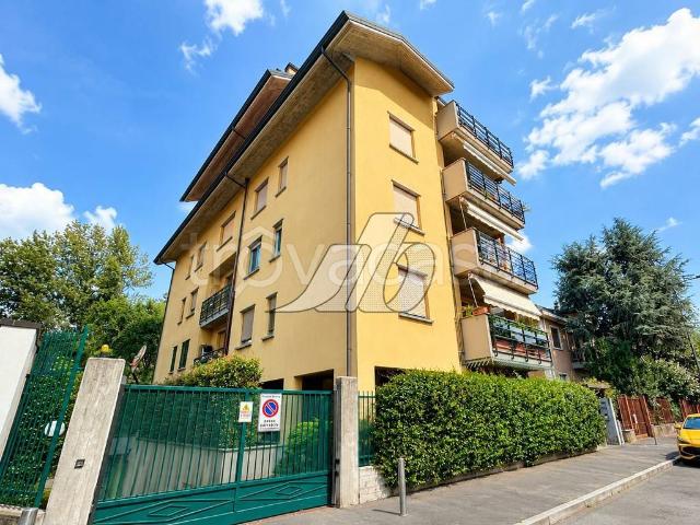 Trilocale in vendita a Milano via Tremiti, 6/a, Niguarda