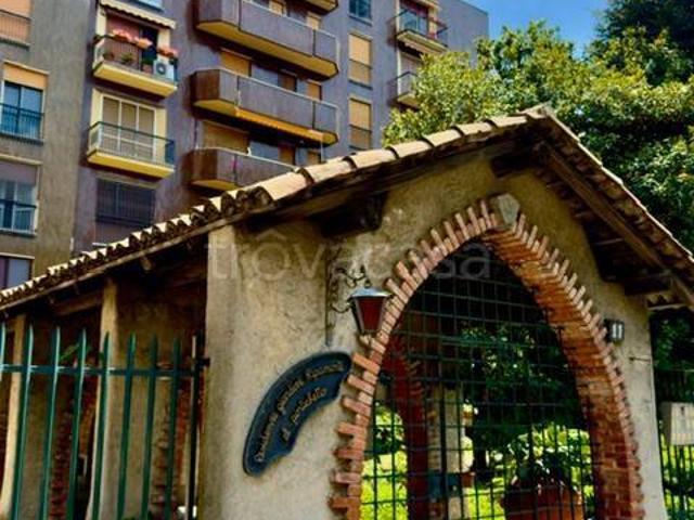 Trilocale in vendita a Milano via Val di Sole, 11, Vigentino Fatima