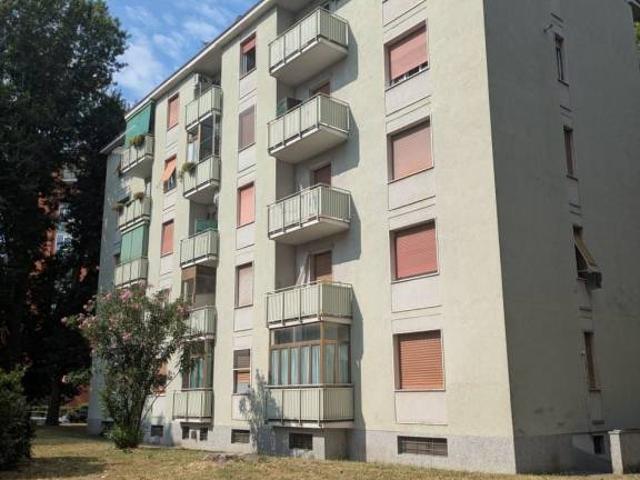 Trilocale in vendita a Milano via Val Sabbia, 6, Comasina