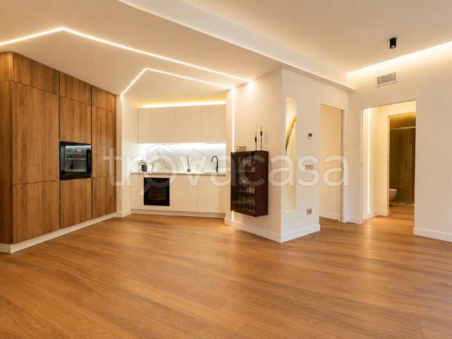 Trilocale in vendita a Milano via Vittorio Alfieri, 5, Arena