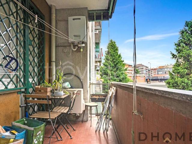 Trilocale in vendita a Milano via Vittorio Barzoni, 4, Corvetto