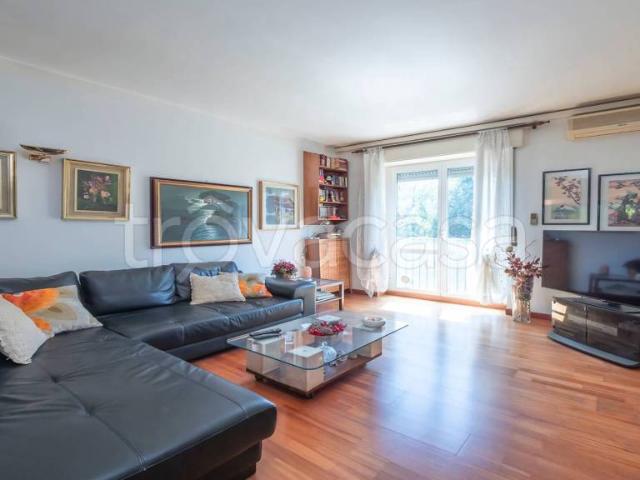 Trilocale in vendita a Milano via Zante, 30, Quartiere Forlanini