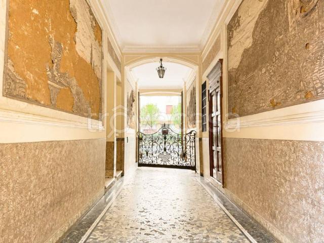 Trilocale in vendita a Milano viale Monza, 42, Pasteur