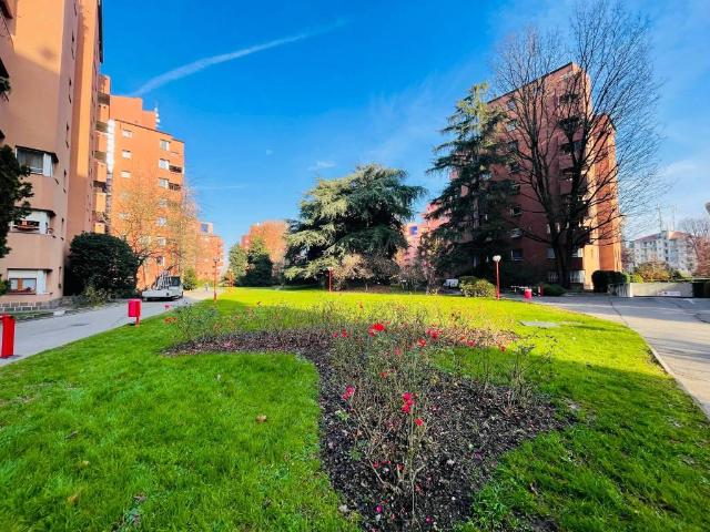 Trilocale in vendita a Milano, Baggio