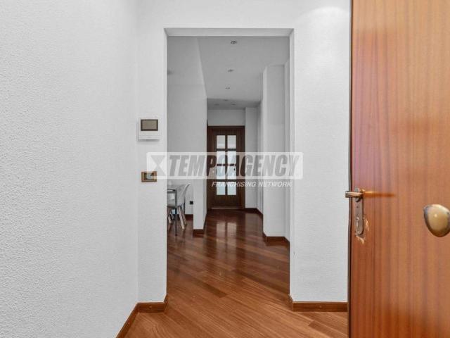 Trilocale in vendita a Milano, Barona
