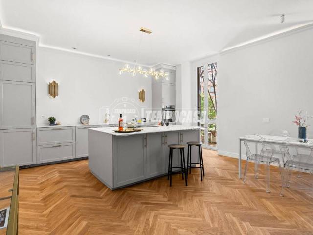 Trilocale in vendita a Milano, Cadore