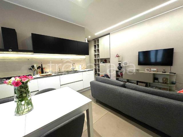 Trilocale in vendita a Milano, Cadore