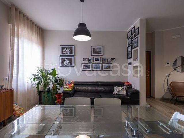 Trilocale in vendita a Milano, Cascina dei Pomi