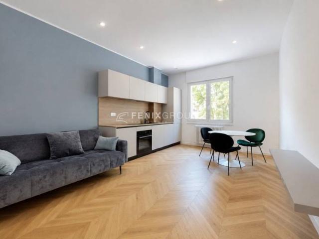 Trilocale in vendita a Milano, Cenisio