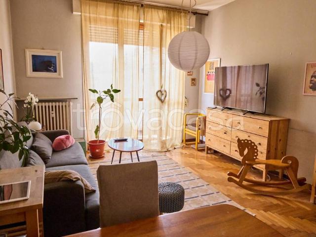 Trilocale in vendita a Milano, Corso San Gottardo