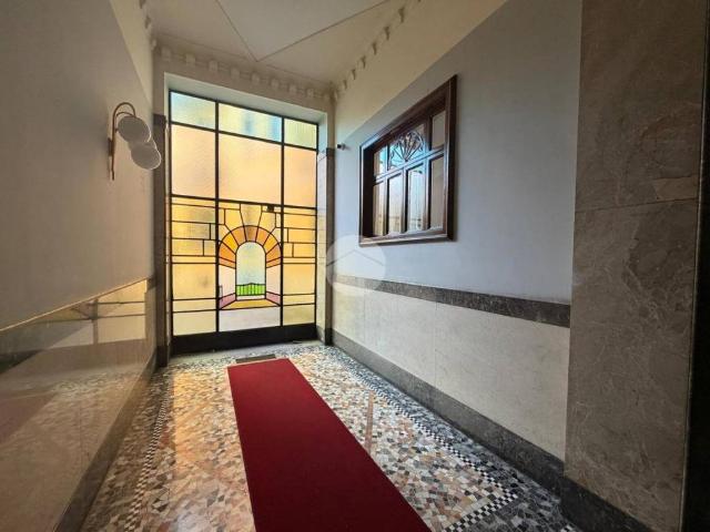 Trilocale in vendita a Milano, Porta Romana Medaglie d'Oro