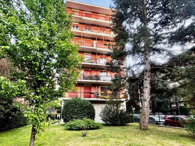 Trilocale in vendita a Milano, Prato Centenaro