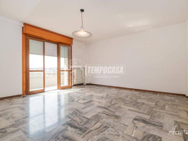 Trilocale in vendita a Modena via Giuseppe Biagi 36, Villaggio Giardino