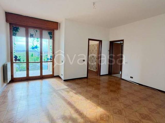 Trilocale in vendita a Modena, Villaggio Giardino