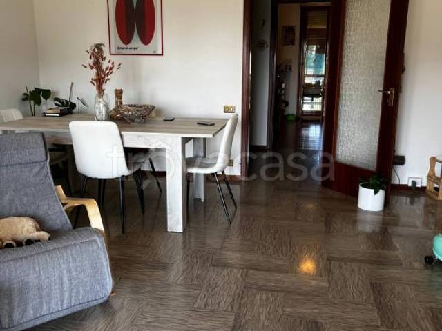 Trilocale in vendita a Modena, Villaggio Giardino