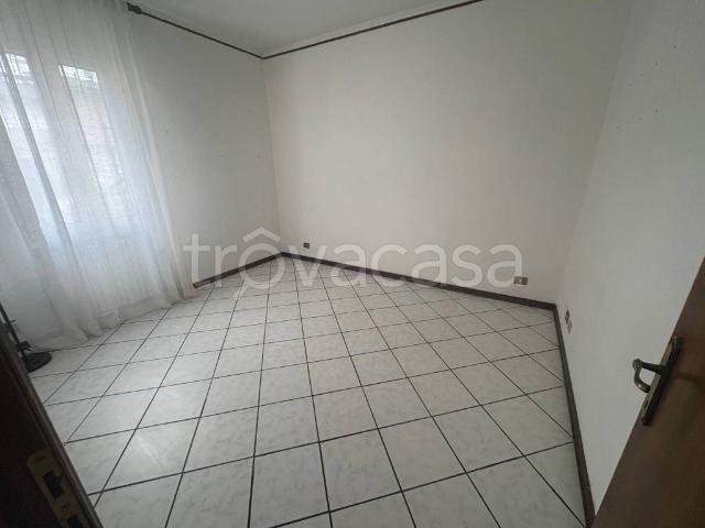Trilocale in vendita a Modena, Villaggio Giardino