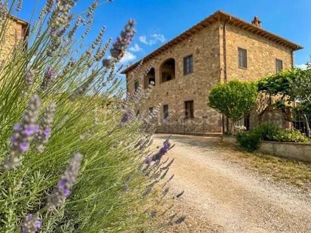 Trilocale in vendita a Montecatini Val di Cecina viale Del Risorgimento