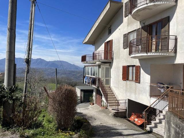 appartamento con giardino in vendita a Montefalcione