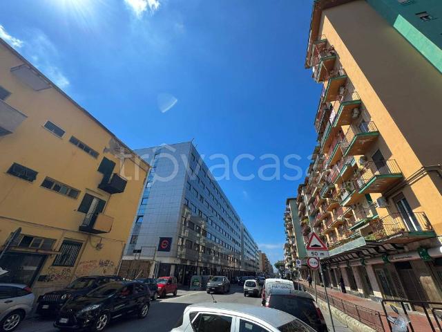 Trilocale in vendita a Napoli via Gennaro Capuozzo, Fuorigrotta