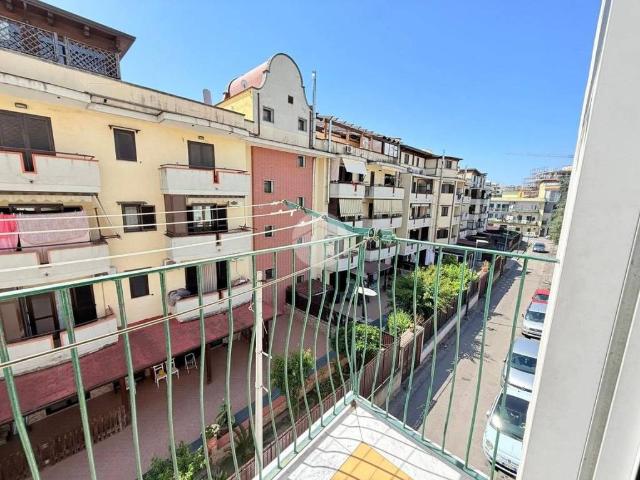 Trilocale in vendita a Napoli via Del Maestrale, 19, Zona Industriale Marina