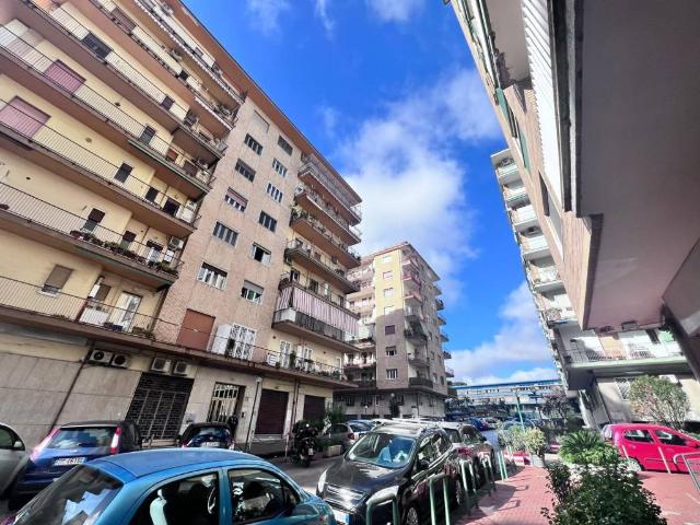 Trilocale in vendita a Napoli via Lieti a Capodimonte, Colli Aminei Capodimonte