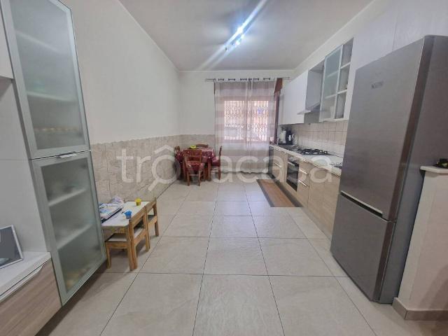 Trilocale in vendita a Napoli via Montedonzelli, 49, Arenella