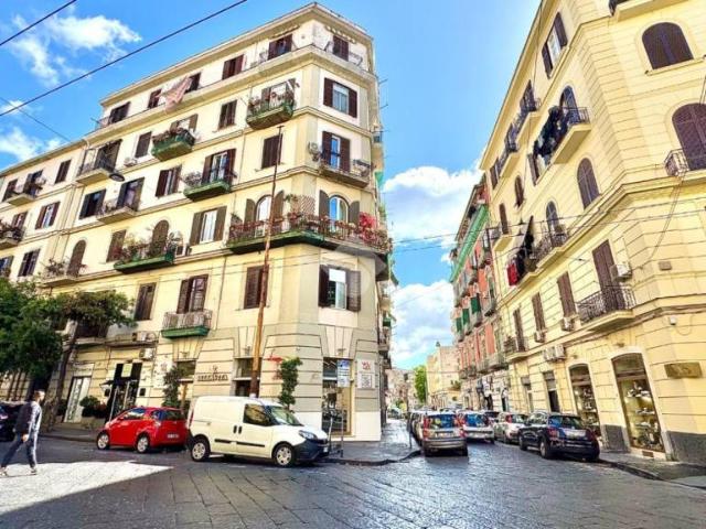 Trilocale in vendita a Napoli via Nicola Rocco, 71, Arenaccia