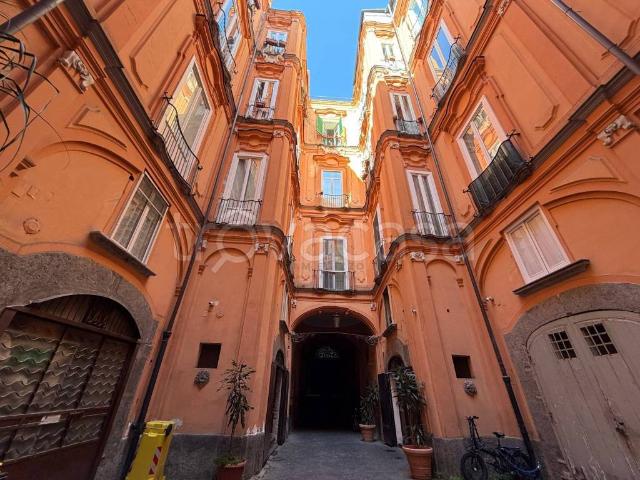 Trilocale in vendita a Napoli piazza Carità, Monte Santo